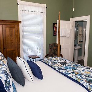 Queen Suite